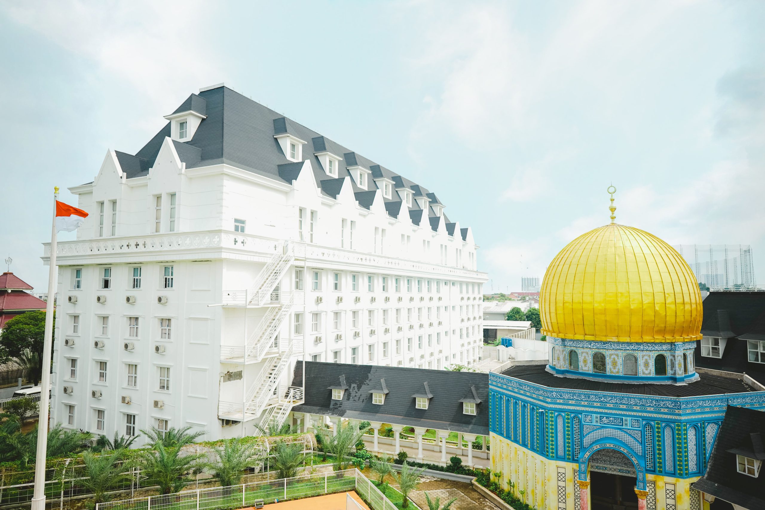 Pesona Gedung Sekolah IIEC: Vibesnya Bergaya Eropa