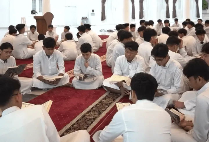 Pendidikan Anak dalam Islam: Antara Akhlak, Iman, dan Ilmu